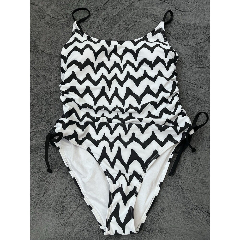 New Women’s One Piece Swimsuit Black And White Size XL